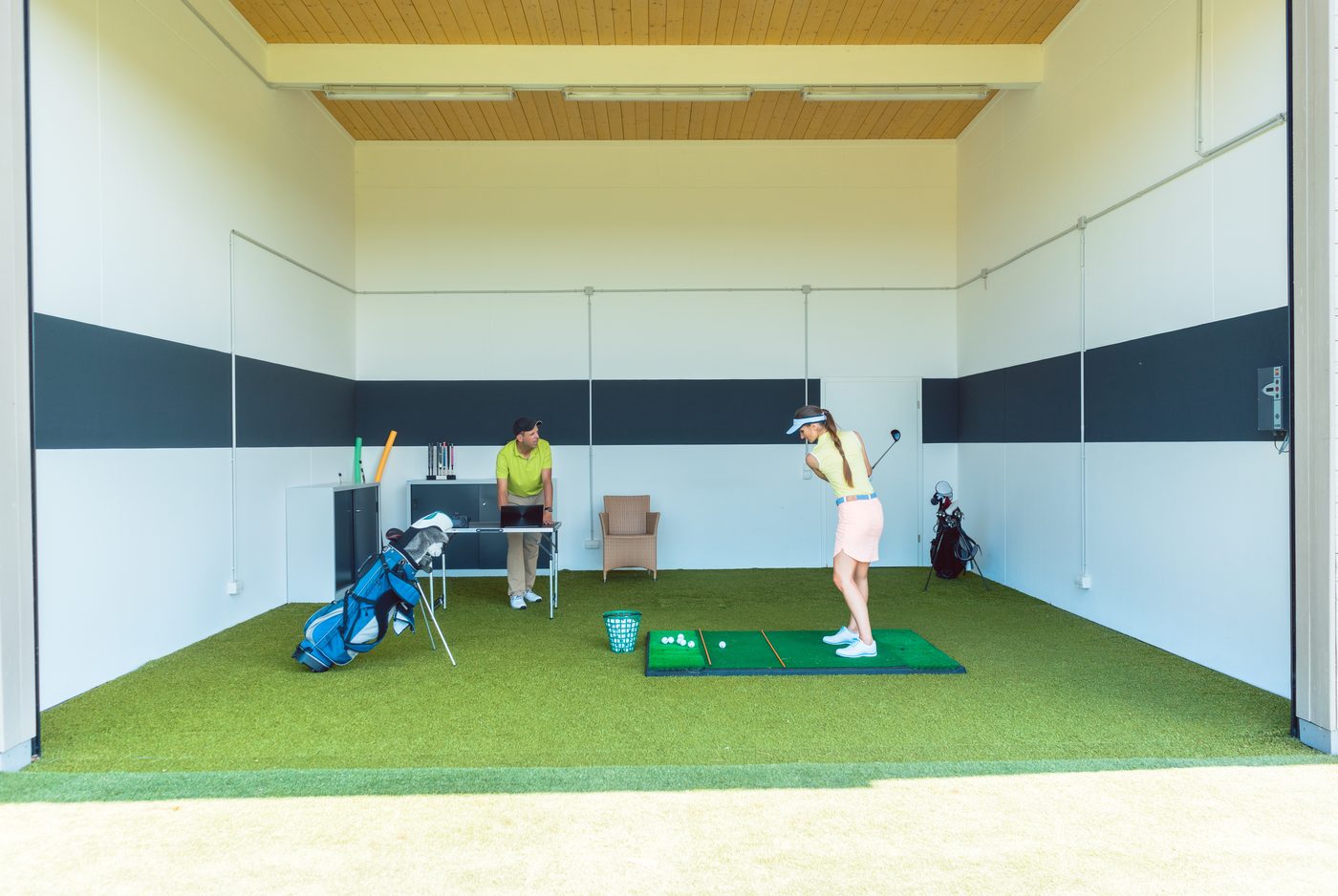 Golf driving range